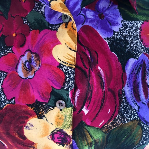 Silk floral blouse EUC - Picture 2 of 4